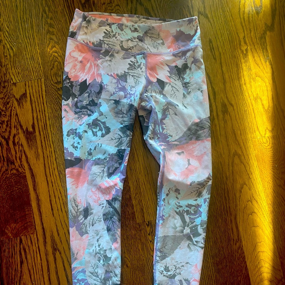 Fabulous floral pastel leggings